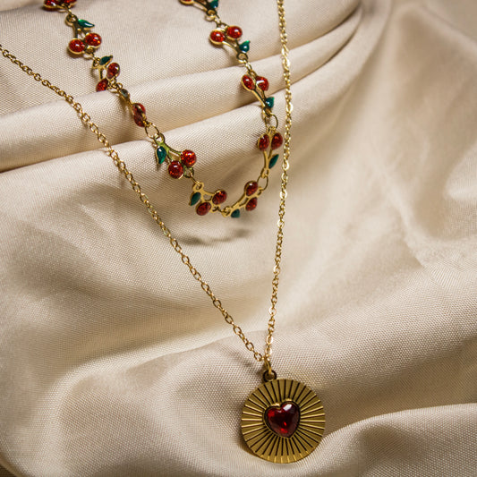 Collier cerise