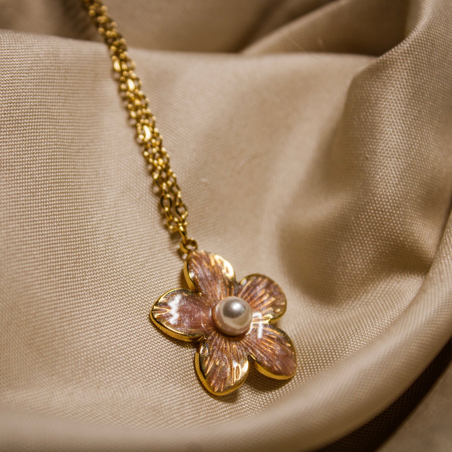 Collier pendentif fleur